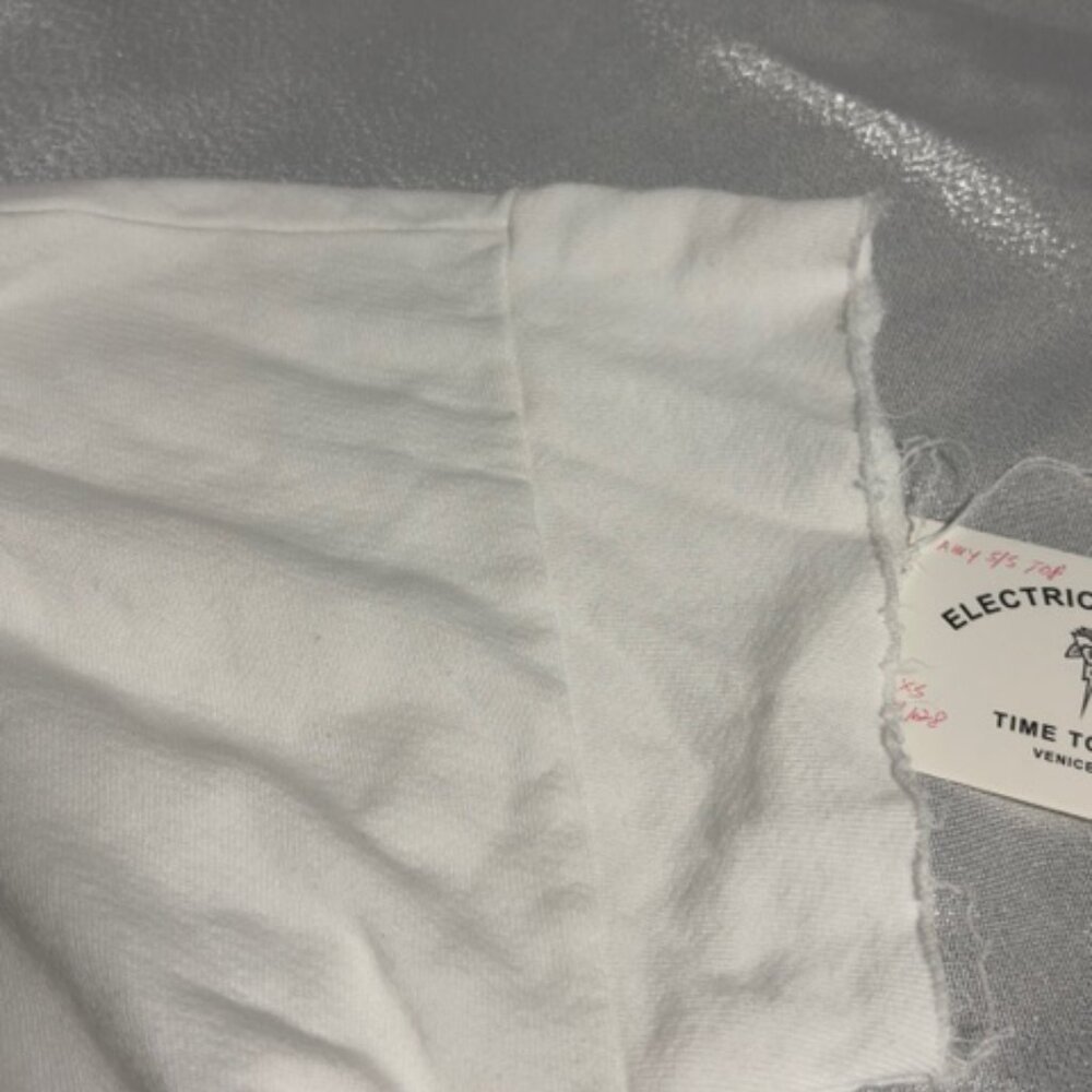 ELECTRIC & ROSE TIME TO LIVE WHITE TOP W/DISTRESSED SEAMS NWT XS - Picture 6 of 6